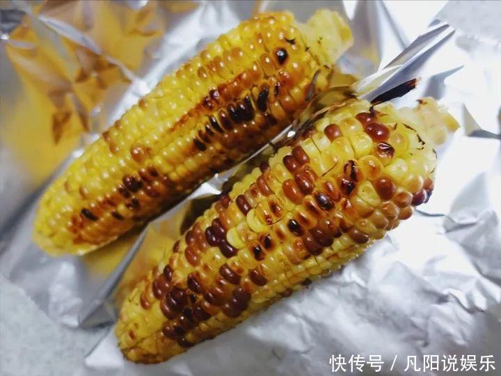 玉米棒子扔盆里,洒点水就发芽了,7天长一把绿苗!