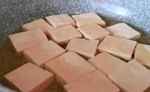 我家排骨从不红烧，加一个鸡蛋，不要炖不水煮，我家每周做3次