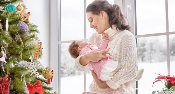 宝爸|出生才10天的宝宝会翻身,妈妈夸很聪明,奶奶看后急了:快送医院