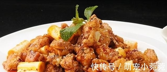 十五道饭店精品凉菜,川味十足,味型丰富,深受广大观众喜爱