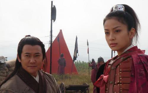 天地间!鸿钧老祖有多厉害?在封神榜中只有三界外的法宝才能打败他!