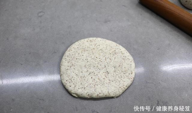 不用发酵就能烤的面包，暄软又筋道，加这料麦香浓郁，早餐吃不够