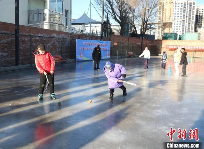 董存瑞|河北隆化董存瑞红军小学举办冰雪趣味运动会 1300名学生赛场竞技迎冬奥