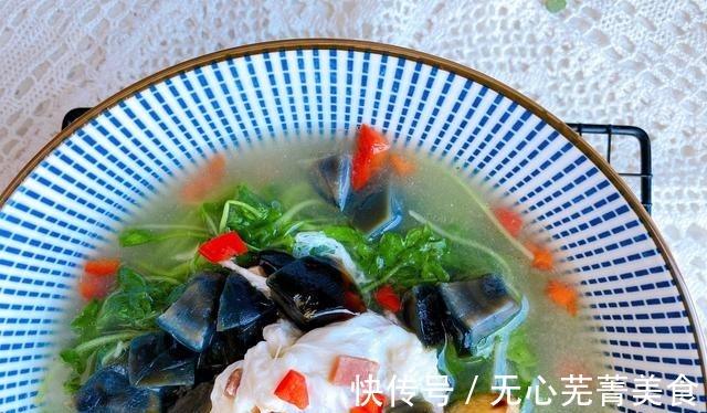 毛菜|秋天遇到这种蔬菜，再贵也要买，营养丰富，脆嫩爽口，去秋燥补钙！