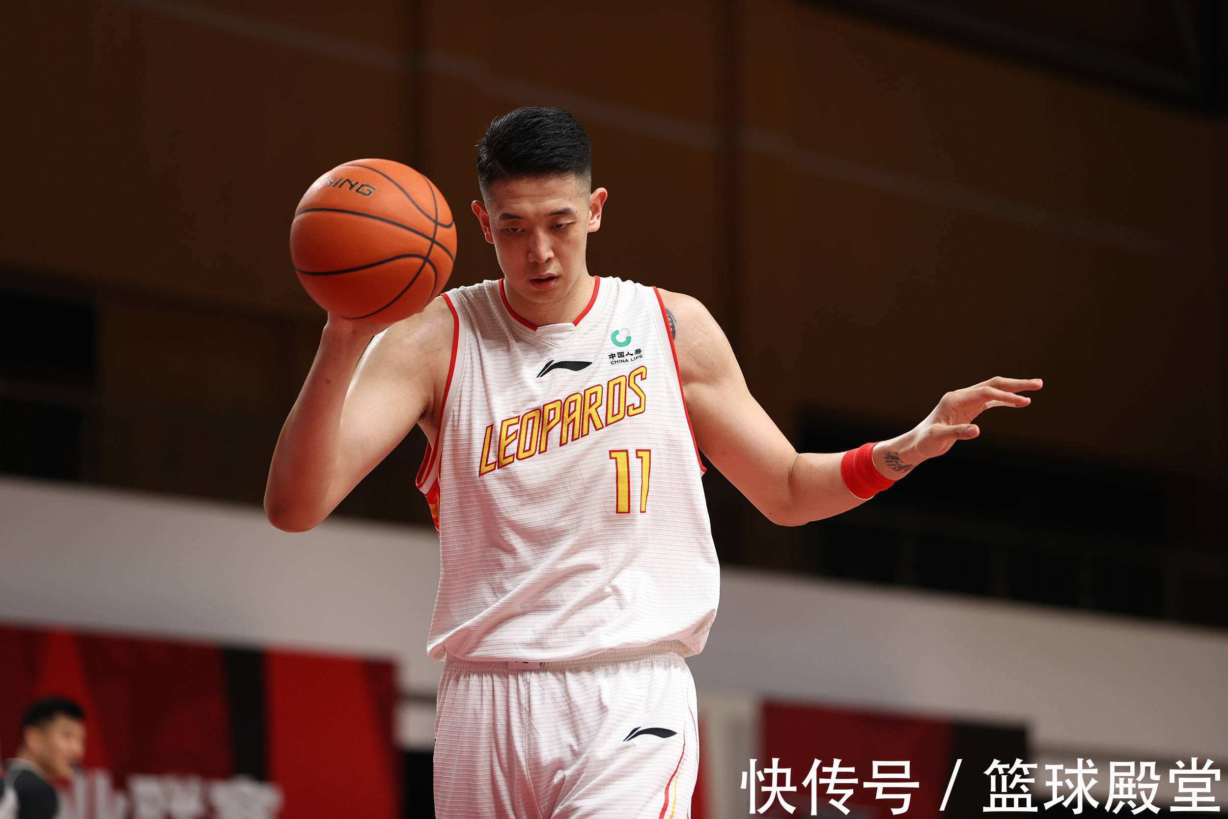 山西|山西险胜深圳！张宁成中锋，双外太香，沈梓捷累垮，萨林杰成毒瘤