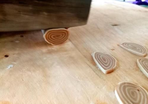 宅在家里教你做怀旧小零食猫耳朵，简单卫生，比薯片好吃百倍