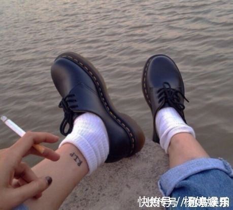 查理·卓别林 女生公认“最伤脚”的3种鞋子,高跟鞋未上榜,第一名男生也爱穿