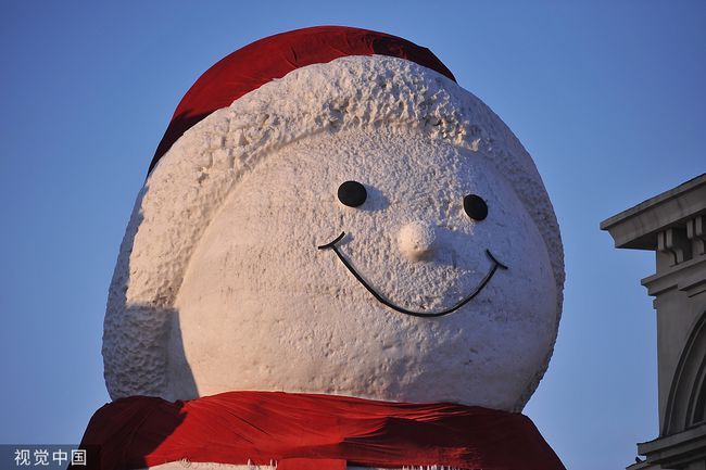 哈尔滨|哈尔滨：气温升高 网红大雪人表面开始融化