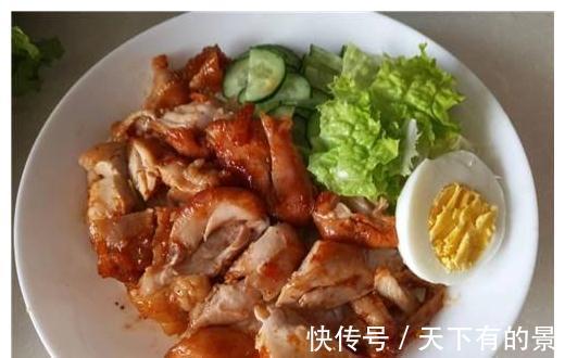 自制烤肉拌饭，用料多，好吃健康卫生，低脂多吃身材不走样！