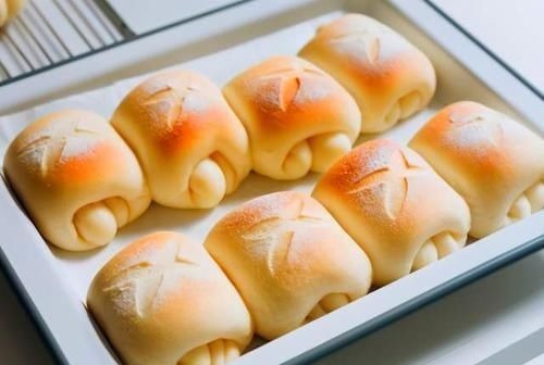 比蛋糕简单比馒头好吃，简单一卷就能吃，松软又香甜，孩子超爱吃