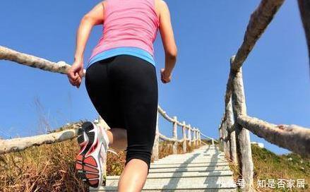 膝关节|常做3件事,等于给膝盖“上刑”!再不注意,老来花钱买轮椅