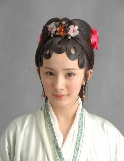 新版&87《红楼梦》和新《红楼梦》“丫环”颜值大对比,最美依旧是晴雯