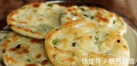 葱油饼|葱油饼最好吃的做法，层层酥脆，做法简单，学会就去摆摊