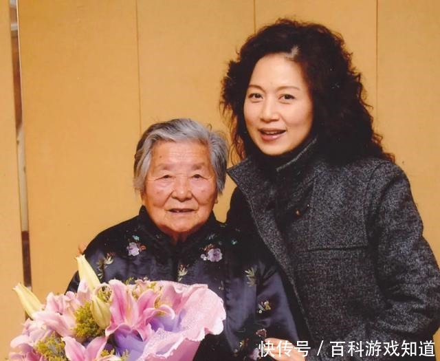 余秋雨|让余秋雨为她抛弃妻女,原配还表示不怪她,马兰到底有何魅力