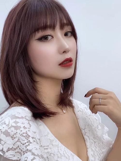 菱形脸适合什么发型？试试这几款，时髦又好看