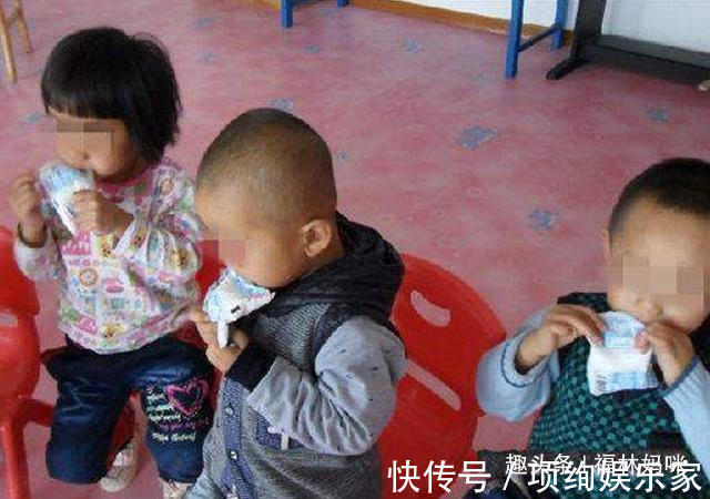 幼儿园|幼儿园集体订牛奶，没订的孩子被排挤知道原因后，宝妈气红脸