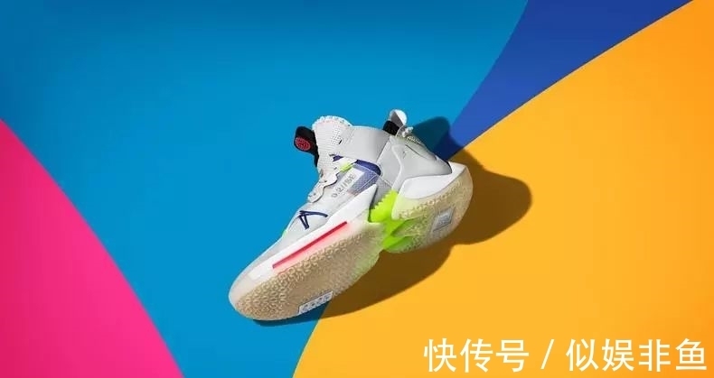 拉塞尔 威少2代签名鞋SE版本,大玩解构主义!