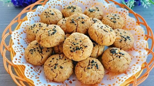 适合送长辈的花生酥,好吃又简单,香味十足,大人孩子都爱吃