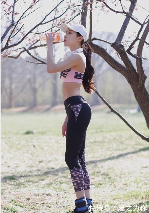 看上去很美 舒适“无痕”打底裤,穿出自己的最美身形,不失女人的优雅美感