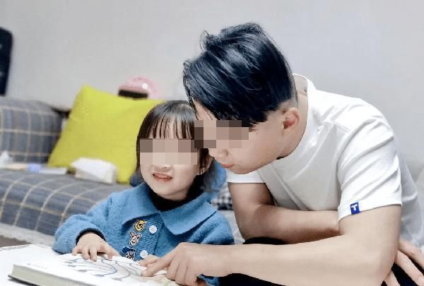 一年级@上了4、5年书法班,字迹还是杂乱不堪?孩子:这又不是书法作业