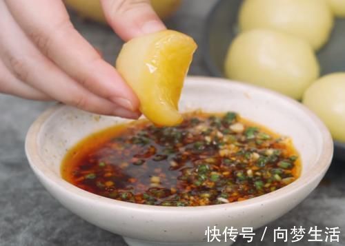 蒜蓉辣酱|土豆这样做太好吃，鲜香软糯，简单营养，孩子爱吃的解馋美食