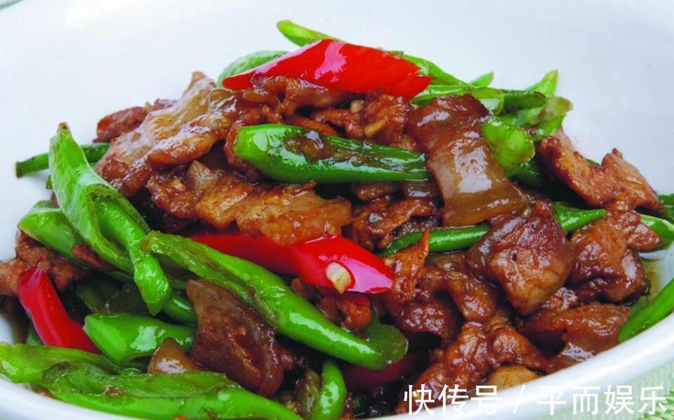 寒冷的冬季吃点热菜,很不错暖胃又暖身,营养又美味,最适合冬天