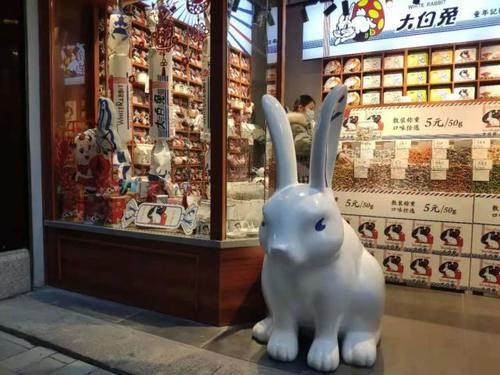 实探！从大隐书局的窗口能够欣赏到豫园的美景