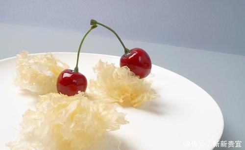 女性想要保持年轻,常吃3种食物,滋养肌肤,促进子宫排毒