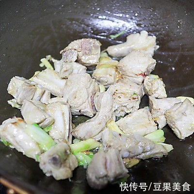 老少皆宜|#一口新年味，全家享佳味# 陈皮糖醋排骨