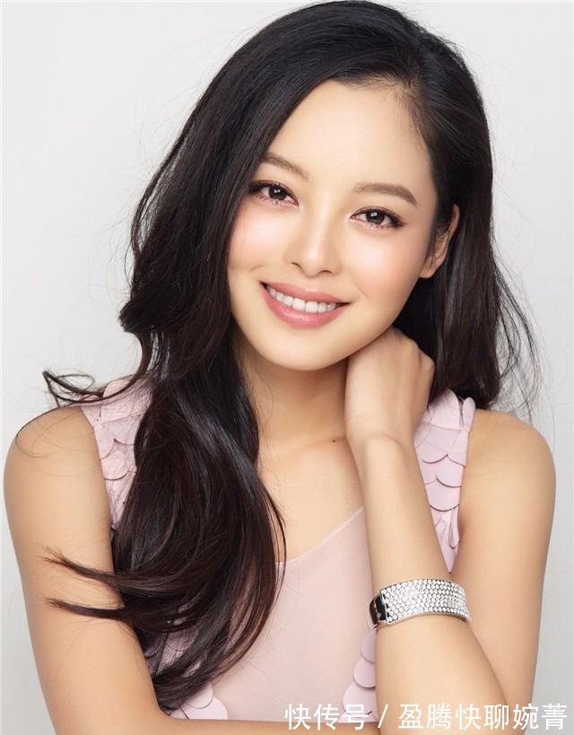 长发|女人过了48岁尽量别留长发、烫卷发!推荐这5款发型,太减龄