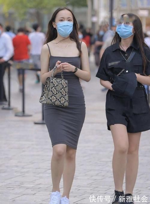 小巧型 “大骨架”女孩怎么办?穿搭只要注意细节,一样可以引人注目!