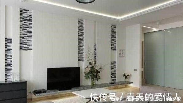 客厅|老公亲自改装房子，把电视背景墙做到阳台，客厅看上去大了两倍