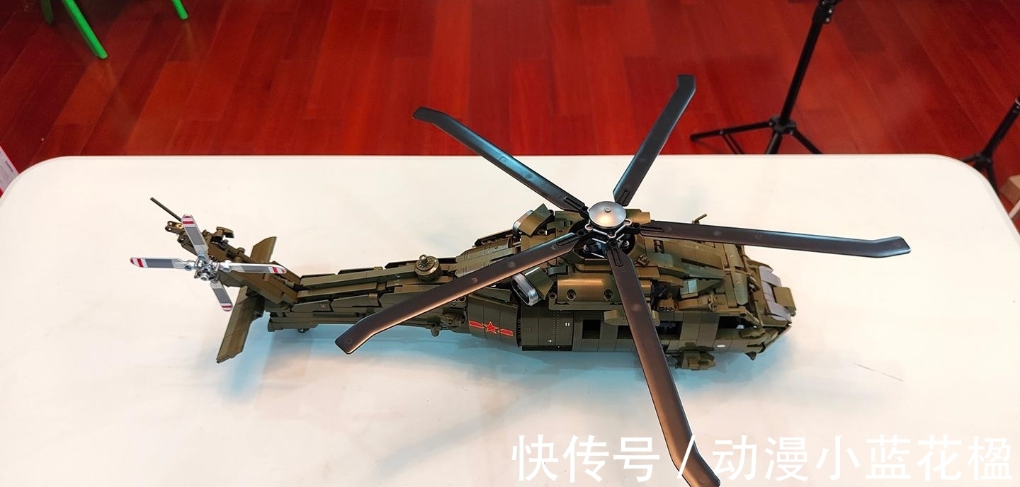 机身|60cm长,1880片零件,这架会动的直-20好不好玩呢