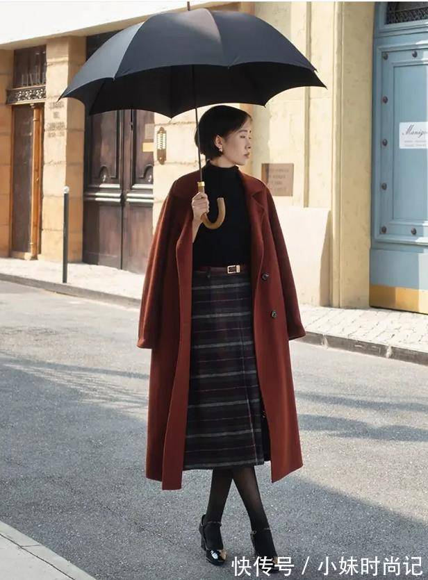 穿法 过了45岁的女人,穿衣只要掌握这几个小妙招,会更有气质