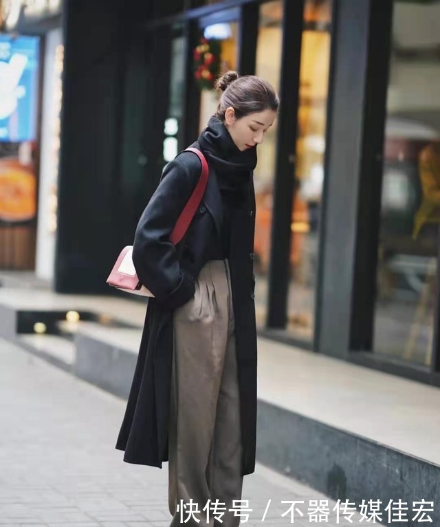 不管穿大衣还是羽绒服,都要注意“裤装”的选择,达人都在这样穿