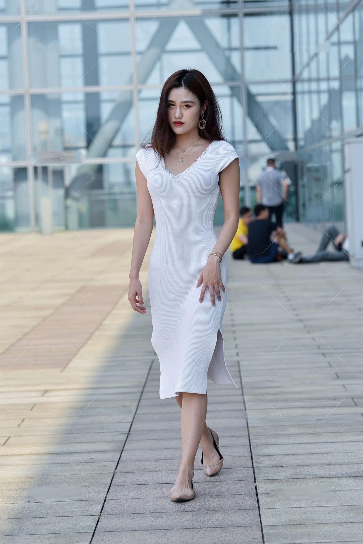 优雅|优雅又高贵的穿搭, 一条白色的裙子就可以