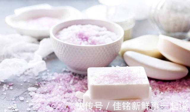 浴盐 仙女怎么能有鸡皮肤!养成光滑小腿,快试试这几个护肤方法!