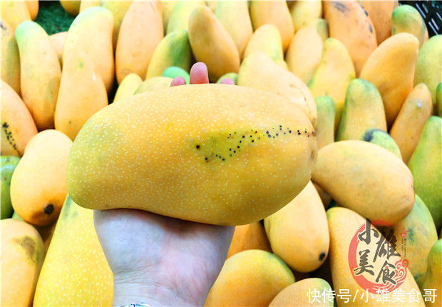 买芒果，选“瘦长”还是“胖圆”？牢记4不买，个个新鲜又香甜