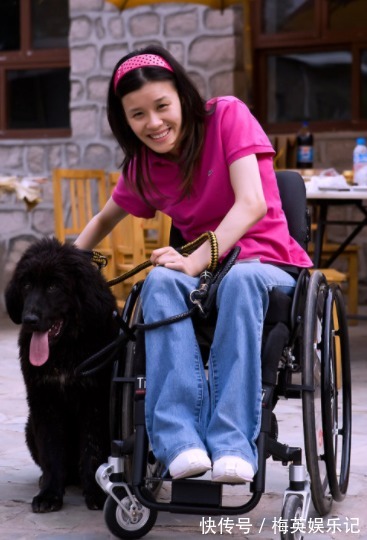 輪椅|癱瘓21年的桑蘭扔掉輪椅,如今38歲能“開車”,丈夫身家過億買豪宅