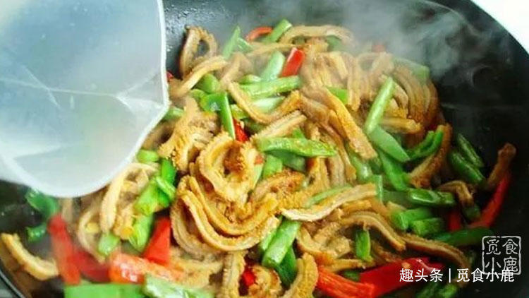 夏天适合吃应季蔬菜，下饭又营养，两碗米饭不够吃