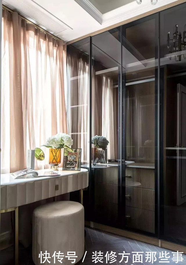 视觉效果|124平有现代轻奢感三居室,金属元素的运用分分钟提升颜值