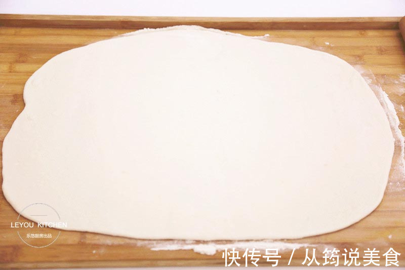 烙饼干硬那是方法不对,试试这种,用凉水和面,照样软软的