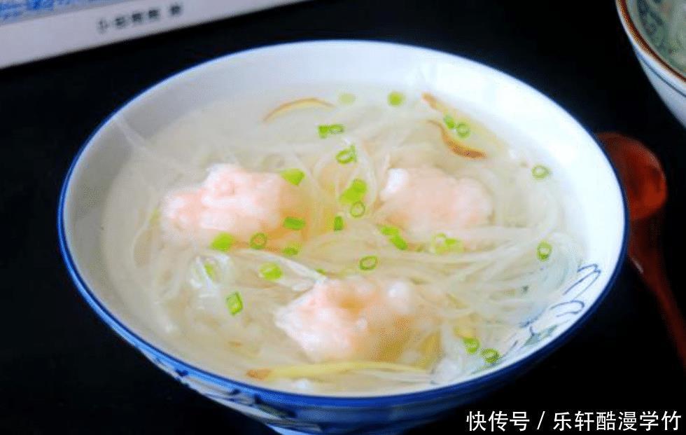 春季,白萝卜和它是绝配,简单煮一煮,暖胃健脾,老人小孩都爱喝