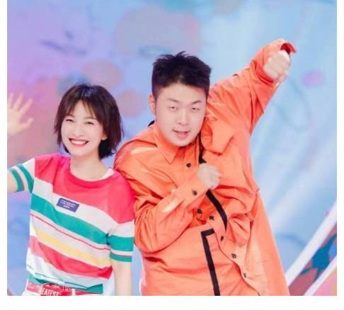 快乐家族全员停工？何炅新节目被顶替，疑似芒果禁止主持人接私活