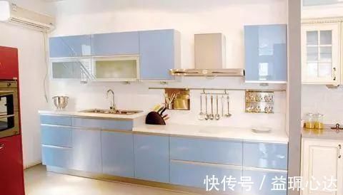 吊柜|越来越多人喜欢在吊柜下面挖个洞,开始不理解,没想到这么好用