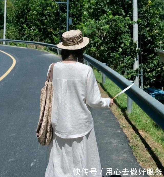 元气 只要穿对了，简简单单的穿搭风格也很耐看，元气满满！