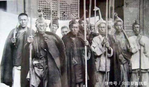 不知足|公子哥一上联哼,吃老子的,喝老子的,还不知足!长工巧对打脸!