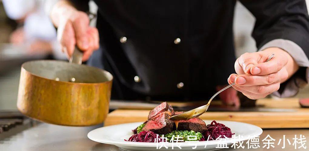 熟度|牛排出品用冷盘还是热盘?铁盘和瓷盘的差别?会影响牛排熟度吗?