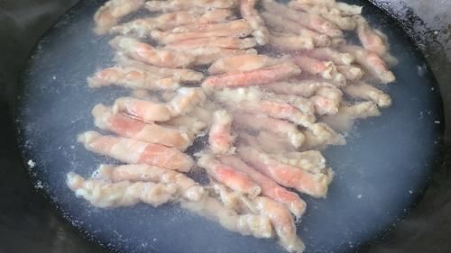 天冷就爱吃这道肥牛土豆煲，简单美味的家常菜，太香了