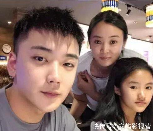 她是《变形计》最美女孩,城市哥哥每年都来接她,长大后颜值逆天